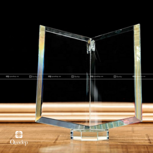 Biểu trưng cuốn sách vinh danh tại Quadep