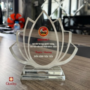 Cúp Lưu Niệm - Quà Tặng Tri Ân Quân Khu 7