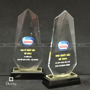 Trophy Lưu Niệm In Logo Nestlé