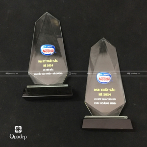 Alternative view of Trophy Lưu Niệm In Logo Nestlé