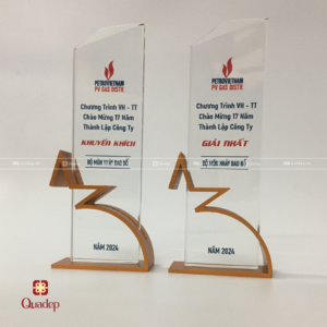 Kỷ Niệm Chương Pha Lê - Quà Tặng Ý Nghĩa PETROVIETNAM