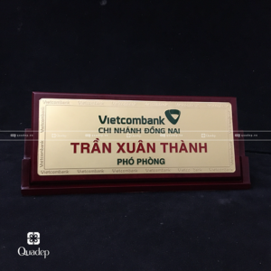 bảng chức danh gỗ đồng để bàn (1)