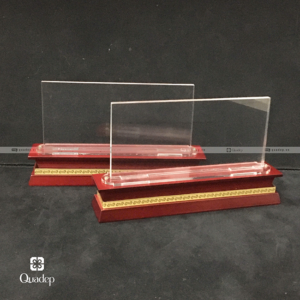 bảng chức danh mica để bàn 2 mặt