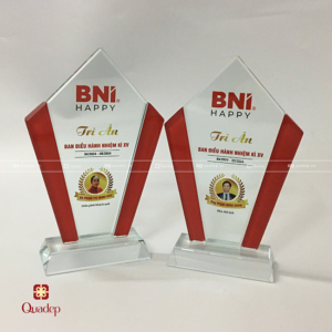 Cúp Lưu Niệm Vinh Danh In Logo BNI