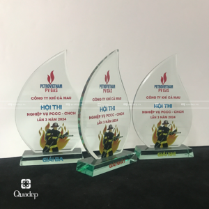 Alternative view of Cúp Lưu Niệm Tổng Công Ty Dầu Khí Cà Mau - PETROVIETNAM