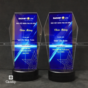 Alternative view of Cúp Vinh Danh Nhân Viên - Kỷ Niệm Chương Pha Lê