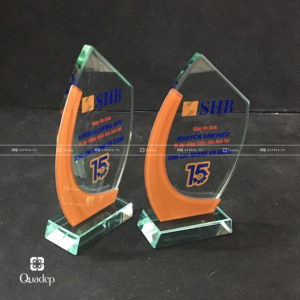 Alternative view of Cúp Lưu Niệm In Theo Yêu Cầu - Nhân Hàng SHB