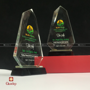Alternative view of Trophy Lưu Niệm Giá Rẻ Chất Lượng