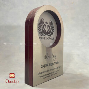 Alternative view of Biểu Trưng Tuyên Dương Nhân Viên - COUPLE GROUP