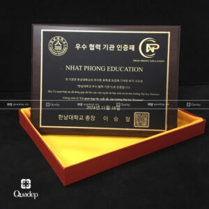 Địa Chỉ Sản Xuất Biểu Trưng Gỗ Đồng Vinh Danh