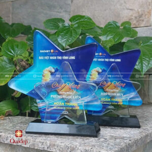 Kỷ Niệm Chương Pha Lê Ngôi Sao Ghép