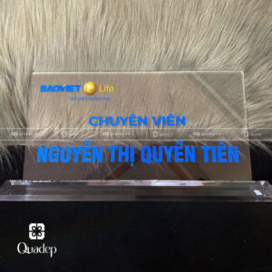 Bảng chức danh giám đốc để bàn làm việc Quadep