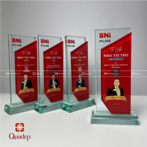 Cơ Sở Sản Xuất Cúp Thủy Tinh Giá Rẻ